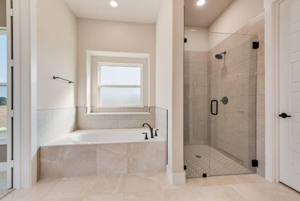 6421 Dalyn Drive, Midlothian, TX 76065 6421 Dalyn Drive, Midlothian, TX 76065