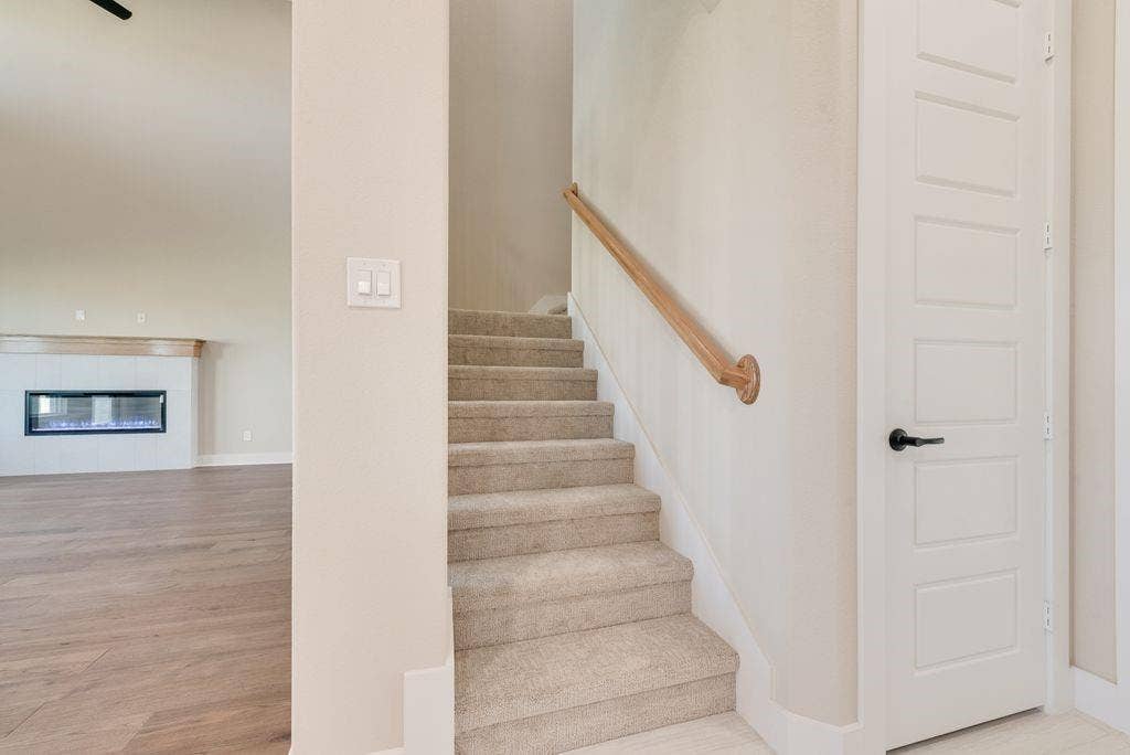 6421 Dalyn Drive, Midlothian, TX 76065 6421 Dalyn Drive, Midlothian, TX 76065