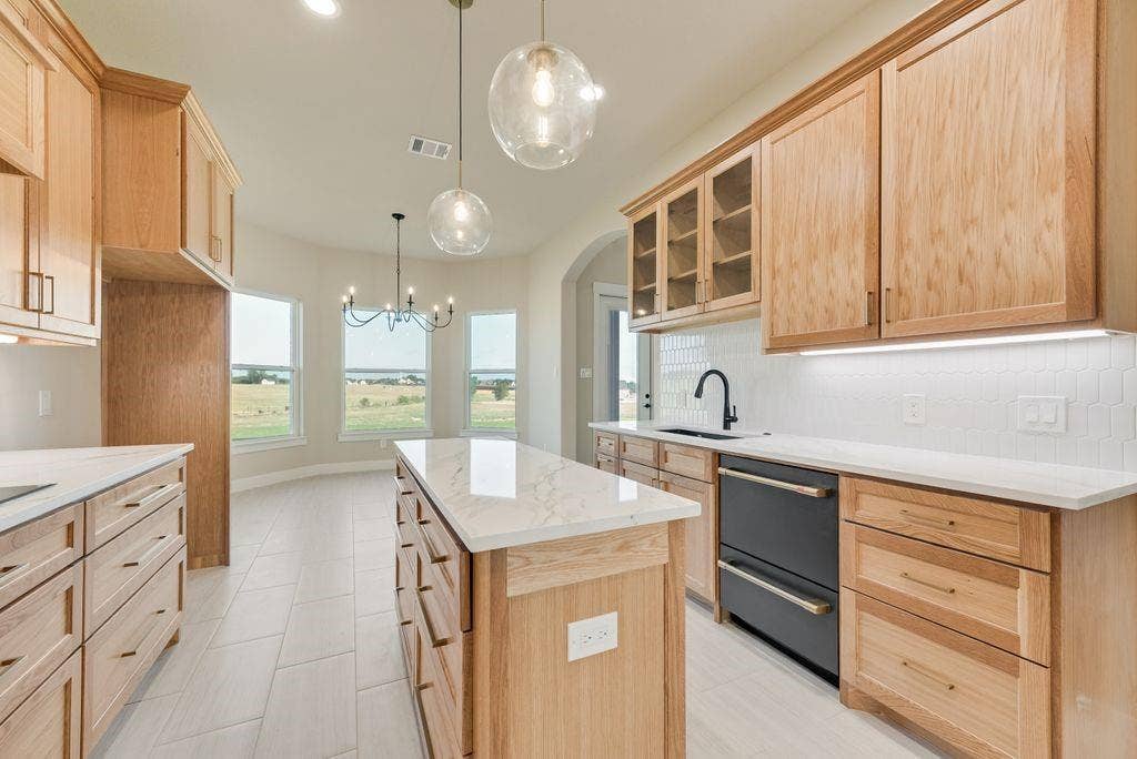 6421 Dalyn Drive, Midlothian, TX 76065 6421 Dalyn Drive, Midlothian, TX 76065