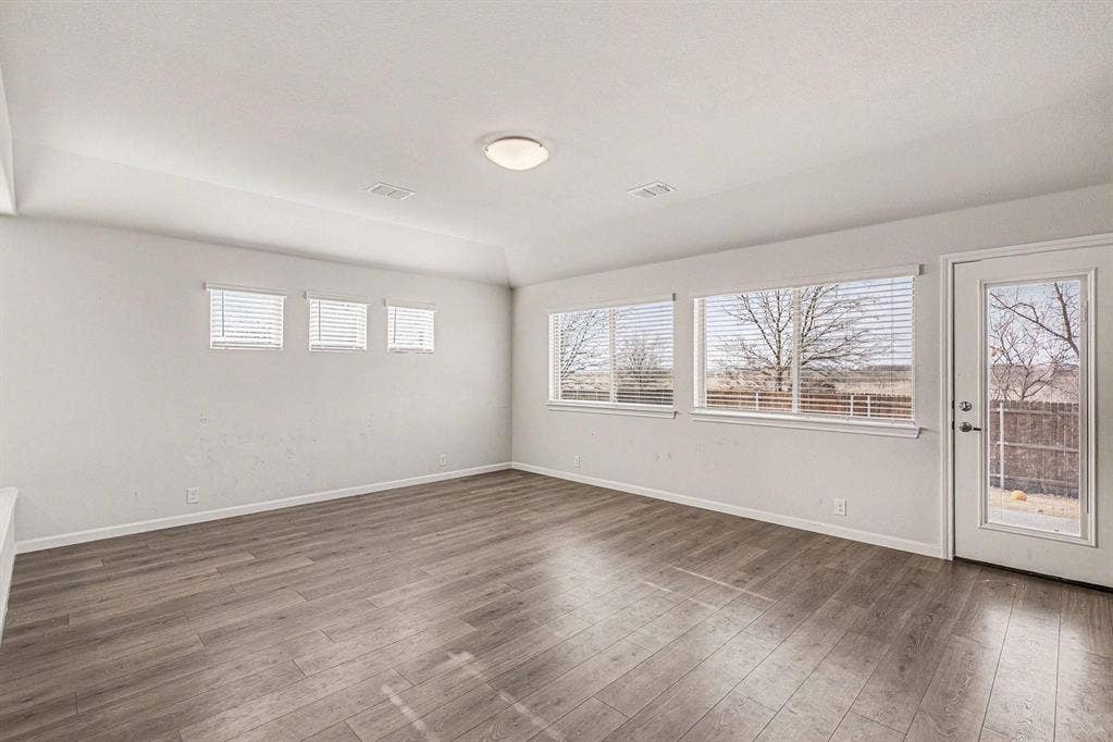 1365 Grand Meadows Drive, Godley, TX 76044 Family Room