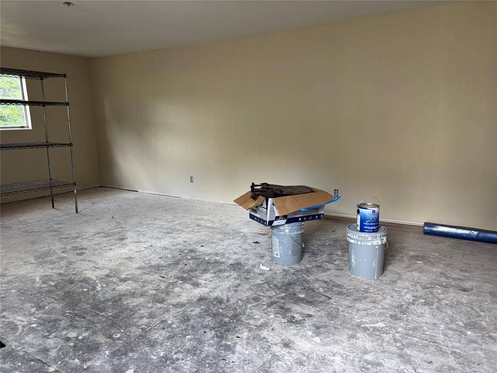 910 NE 31st, Grand Prairie, TX 75050 Bonus Room