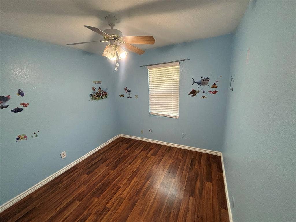 910 NE 31st, Grand Prairie, TX 75050 910 NE 31st, Grand Prairie, TX 75050