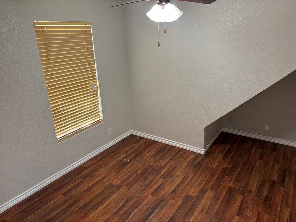910 NE 31st, Grand Prairie, TX 75050 910 NE 31st, Grand Prairie, TX 75050