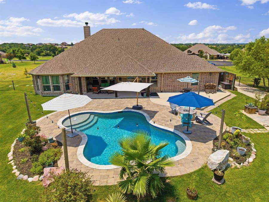 Property photo for 2711 Naomi Court, Farmersville, TX