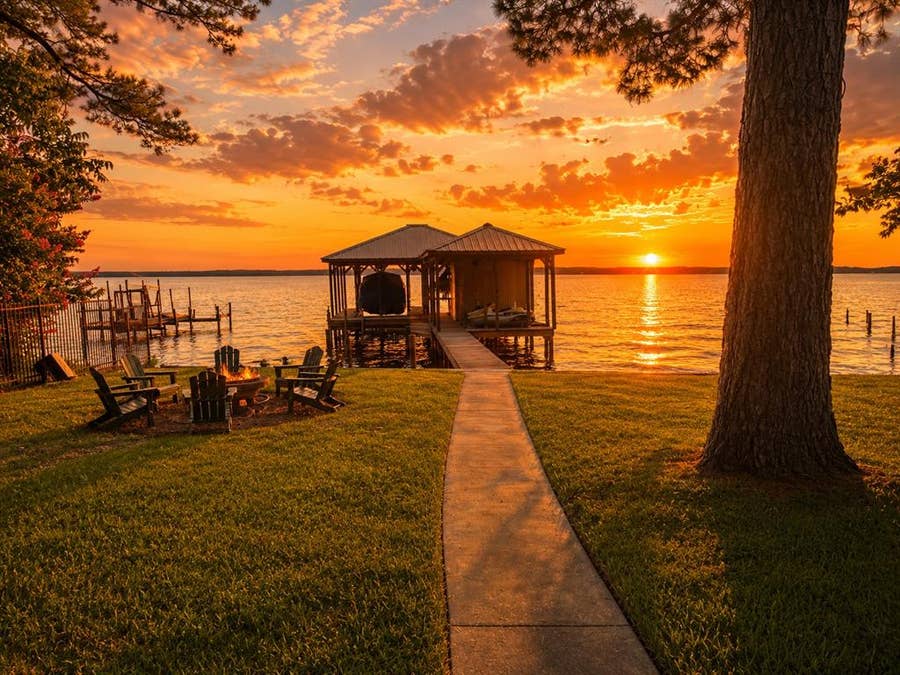 Property photo for 17160 Lakeview Drive, Flint, TX