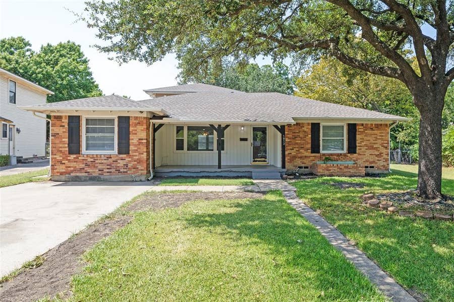 Property photo for 1913 Landa Drive, Garland, TX