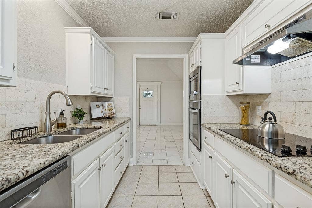 5957 Sundown Drive, Watauga, TX 76148 5957 Sundown Drive, Watauga, TX 76148