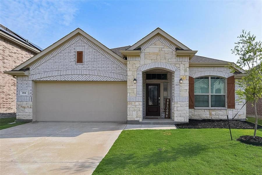 Property photo for 814 Bluewood Street, Princeton, TX