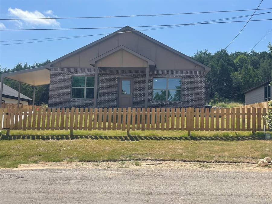 Property photo for 4313 Mountain Hollow Drive, Granbury, TX