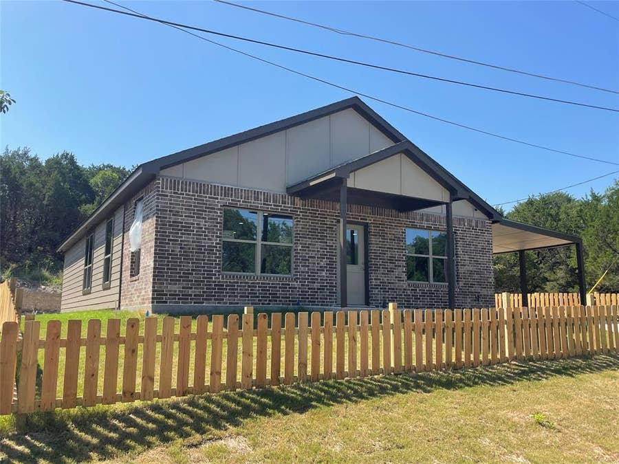 Property photo for 4311 Mountain Hollow Drive, Granbury, TX