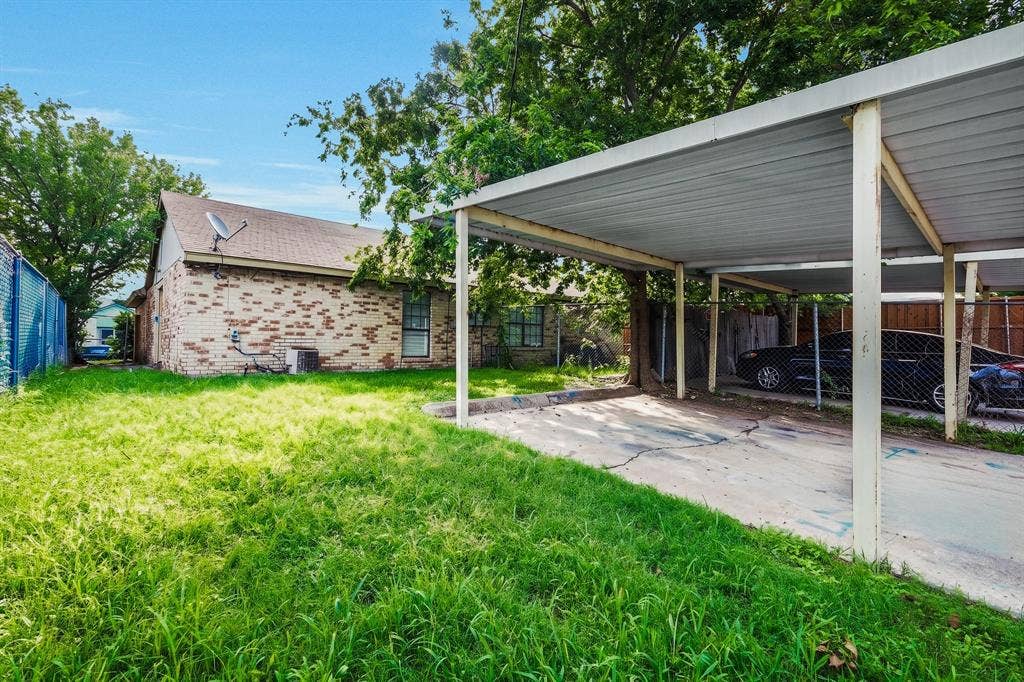 3048 Navarro Lane, Grand Prairie, TX 75052