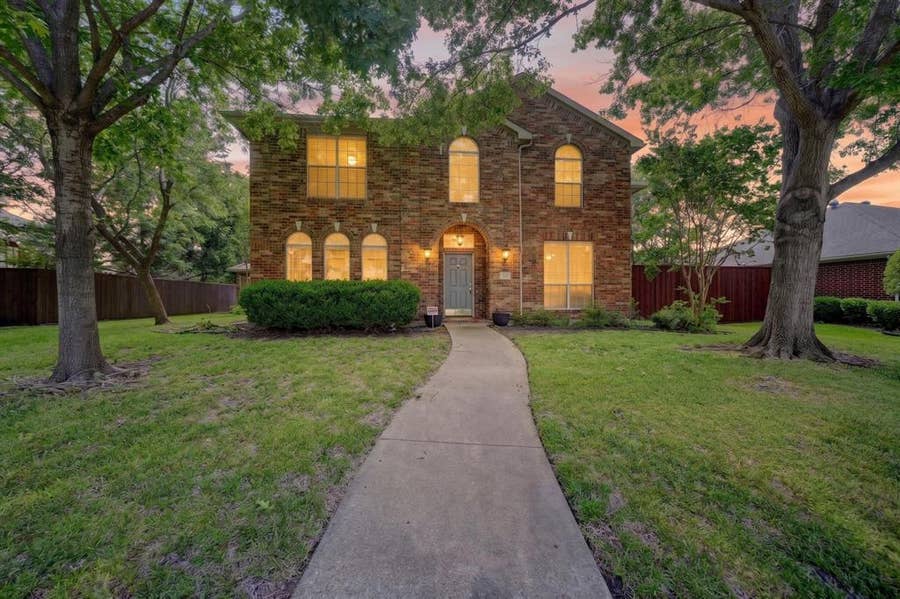 Property photo for 905 Hampstead Drive, Mesquite, TX