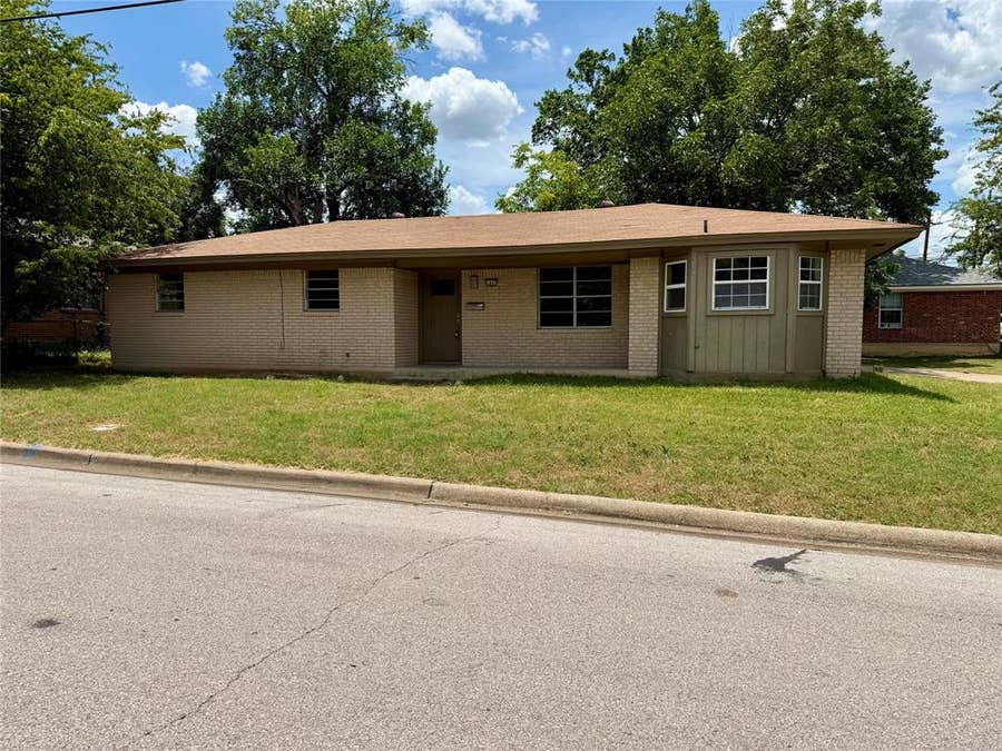 Property photo for 1407 N East St, Belton, TX