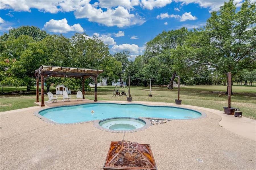 Property photo for 190 Robinson Road, Combine, TX