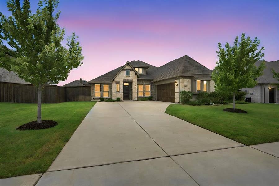 Property photo for 466 Summer Grove Drive, Midlothian, TX
