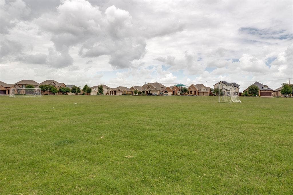 2810 Green Circle Drive, Mansfield, TX 76063 Park area in front of home.