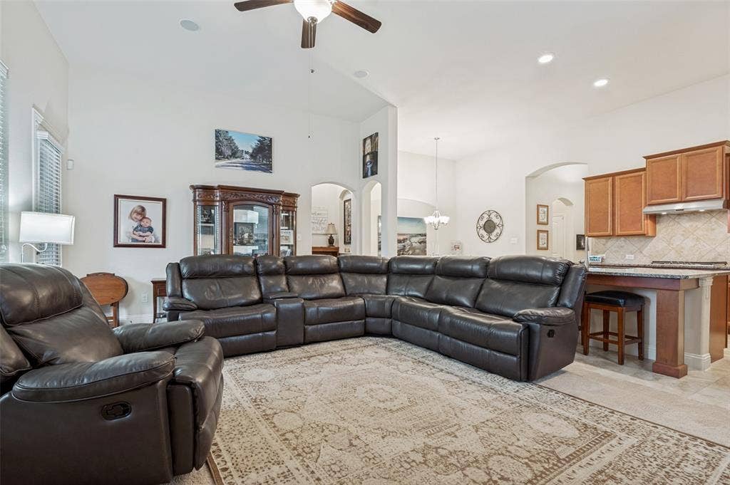 2810 Green Circle Drive, Mansfield, TX 76063 2810 Green Circle Drive, Mansfield, TX 76063