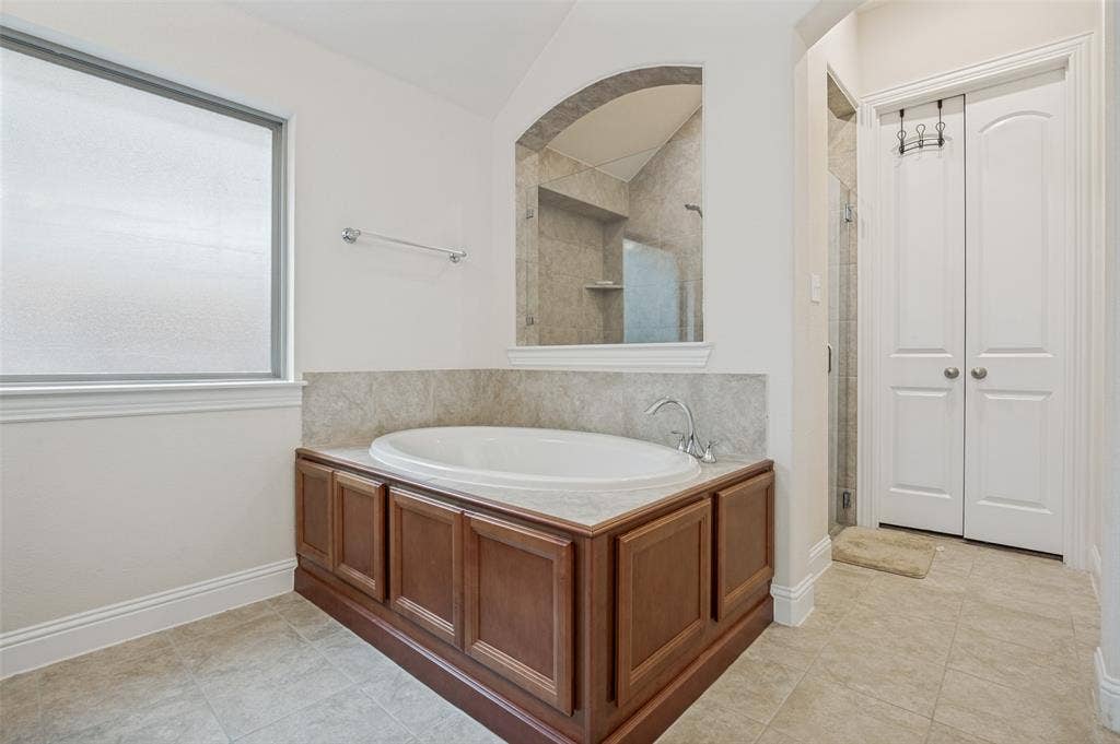2810 Green Circle Drive, Mansfield, TX 76063 2810 Green Circle Drive, Mansfield, TX 76063