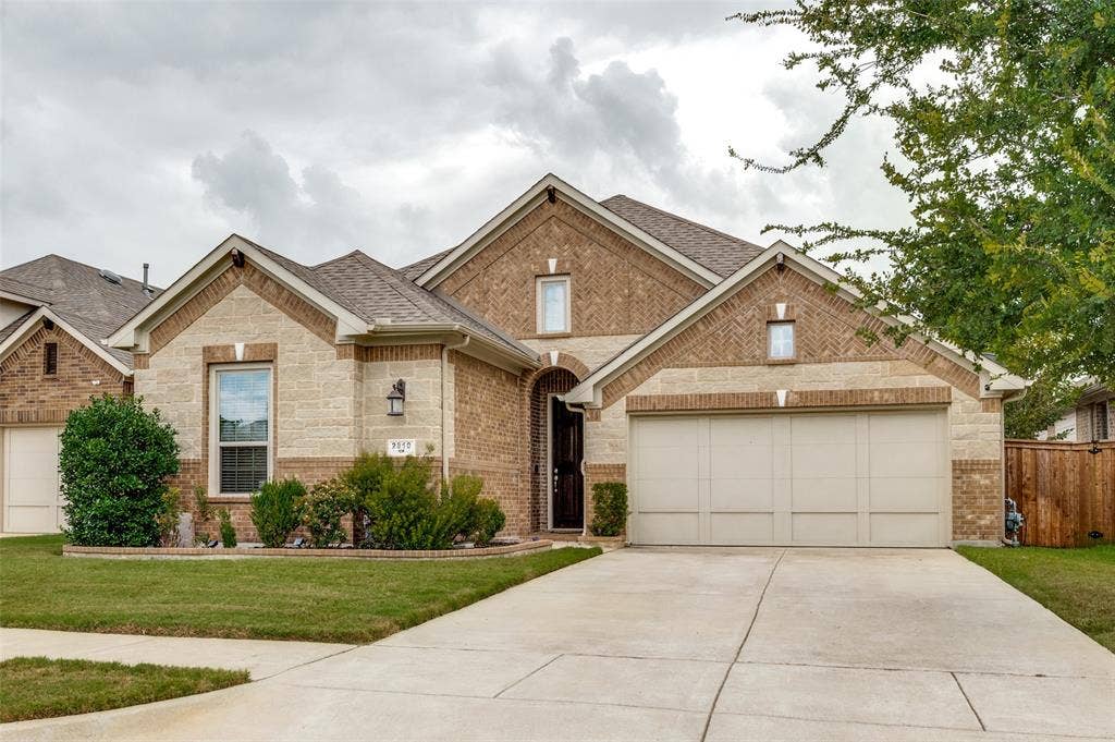 2810 Green Circle Drive, Mansfield, TX 76063 2810 Green Circle Drive, Mansfield, TX 76063
