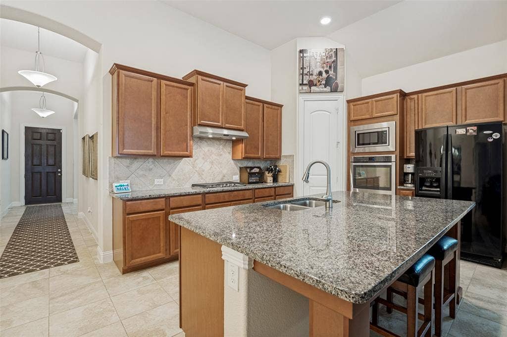 2810 Green Circle Drive, Mansfield, TX 76063 2810 Green Circle Drive, Mansfield, TX 76063
