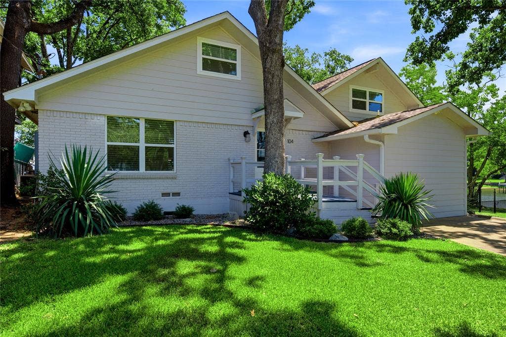 104 Doering Bay Circle, Mabank, TX 75156 104 Doering Bay Circle, Mabank, TX 75156