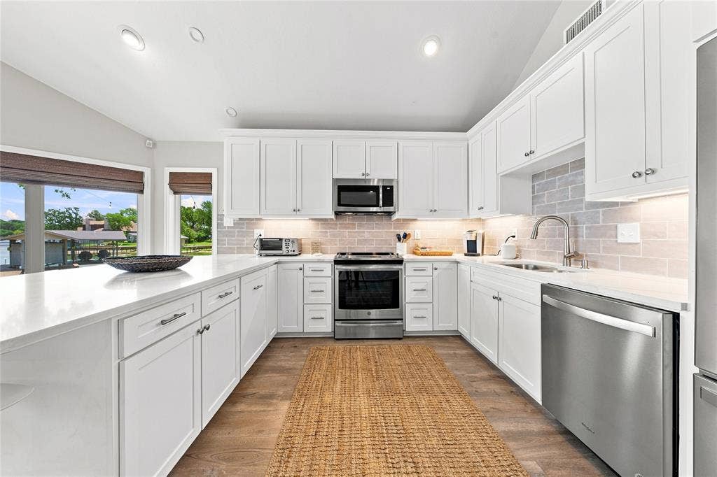 104 Doering Bay Circle, Mabank, TX 75156 104 Doering Bay Circle, Mabank, TX 75156