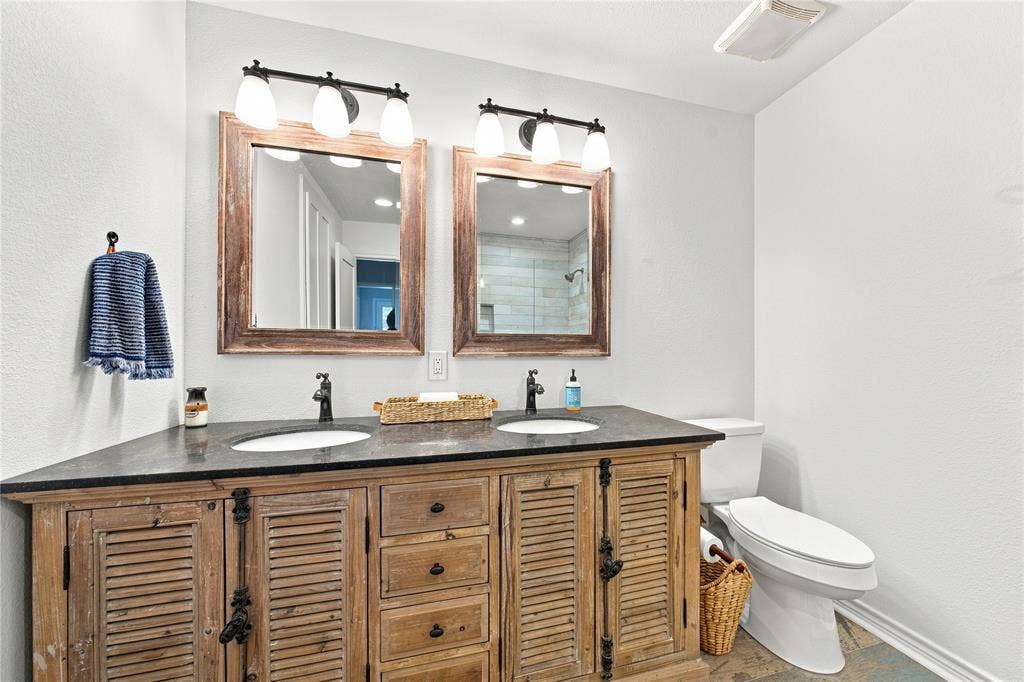 104 Doering Bay Circle, Mabank, TX 75156 104 Doering Bay Circle, Mabank, TX 75156