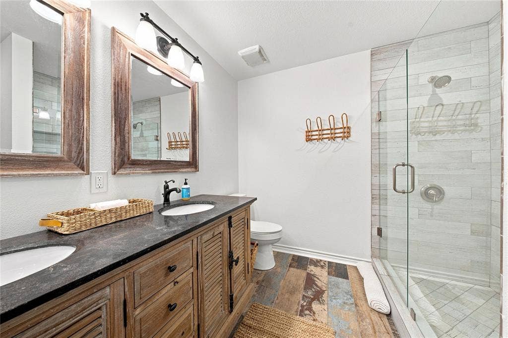 104 Doering Bay Circle, Mabank, TX 75156 104 Doering Bay Circle, Mabank, TX 75156
