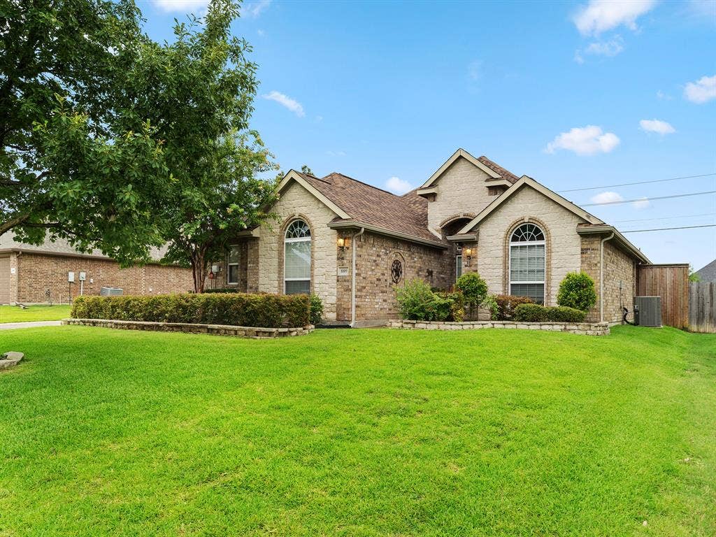 1009 Ethan Drive, Greenville, TX 75402 1009 Ethan Drive, Greenville, TX 75402