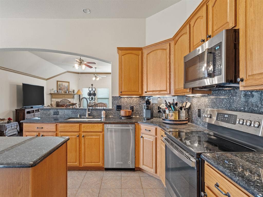 1009 Ethan Drive, Greenville, TX 75402 1009 Ethan Drive, Greenville, TX 75402