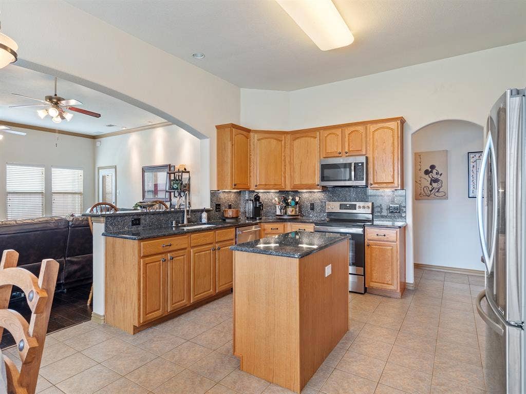 1009 Ethan Drive, Greenville, TX 75402 1009 Ethan Drive, Greenville, TX 75402