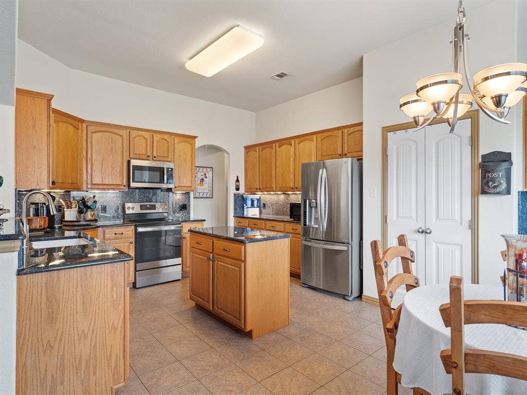 1009 Ethan Drive, Greenville, TX 75402 1009 Ethan Drive, Greenville, TX 75402