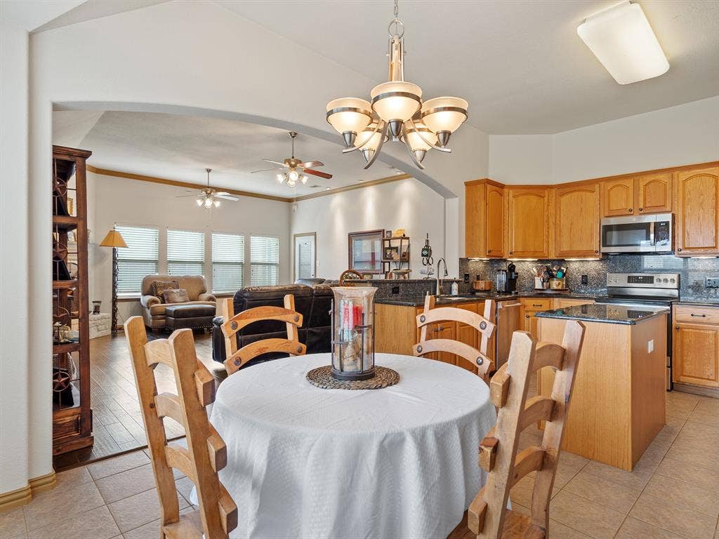 1009 Ethan Drive, Greenville, TX 75402 1009 Ethan Drive, Greenville, TX 75402