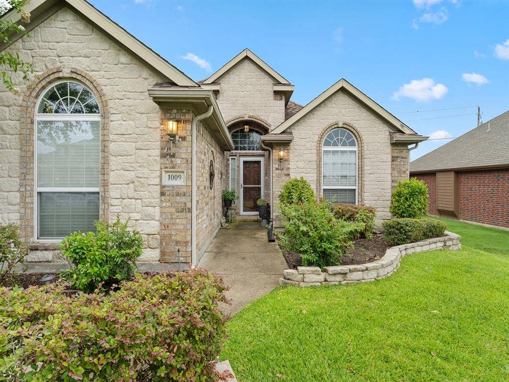 1009 Ethan Drive, Greenville, TX 75402 1009 Ethan Drive, Greenville, TX 75402