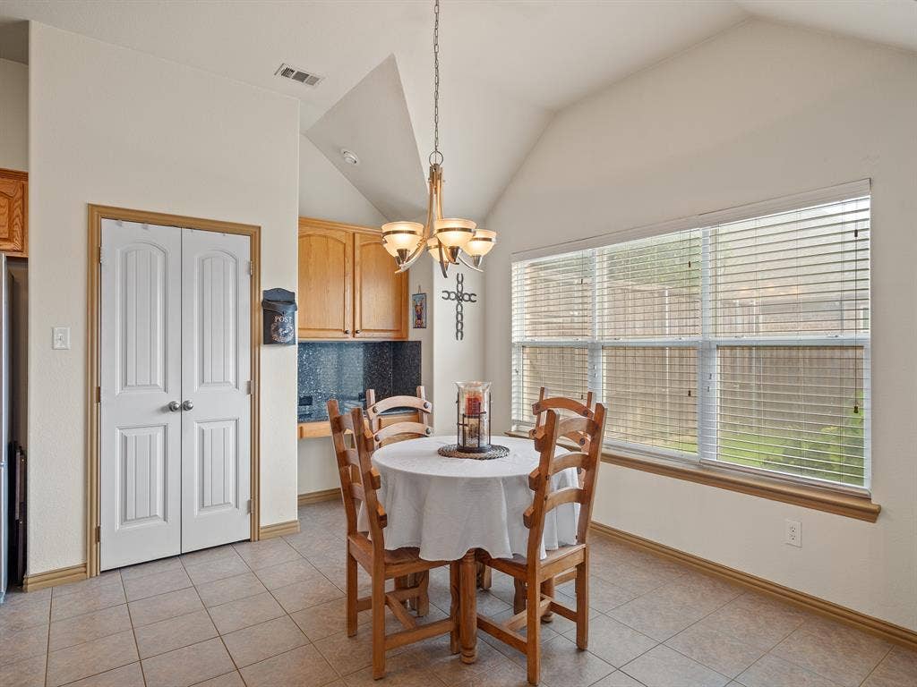 1009 Ethan Drive, Greenville, TX 75402 1009 Ethan Drive, Greenville, TX 75402