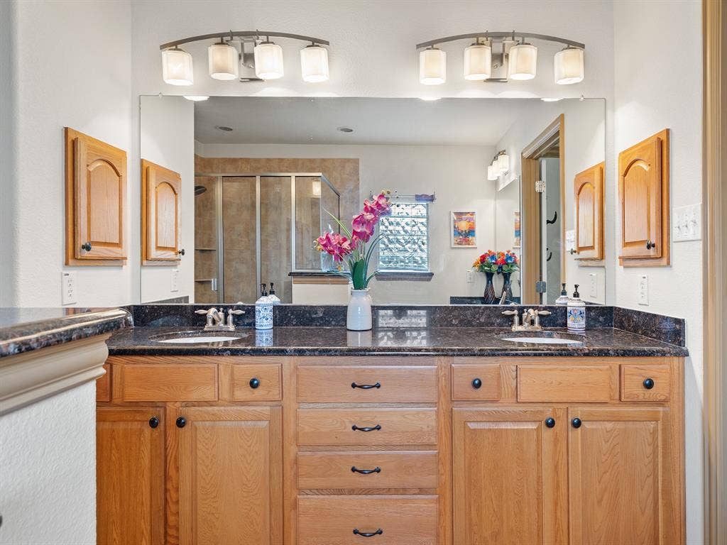 1009 Ethan Drive, Greenville, TX 75402 1009 Ethan Drive, Greenville, TX 75402