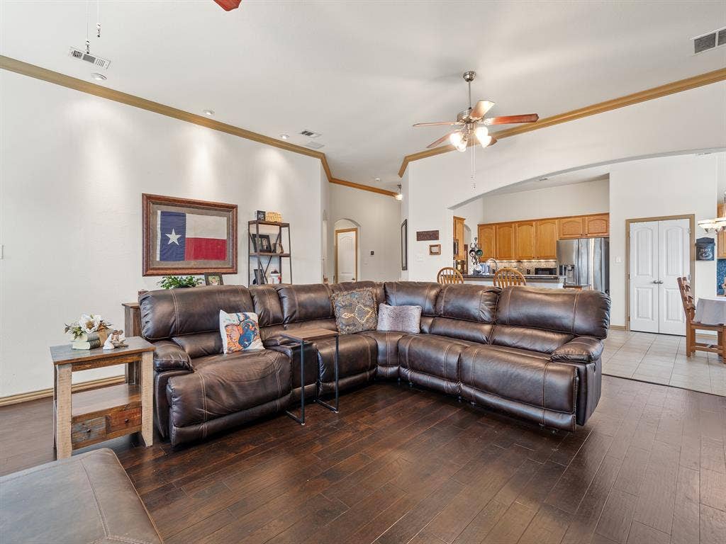 1009 Ethan Drive, Greenville, TX 75402 1009 Ethan Drive, Greenville, TX 75402