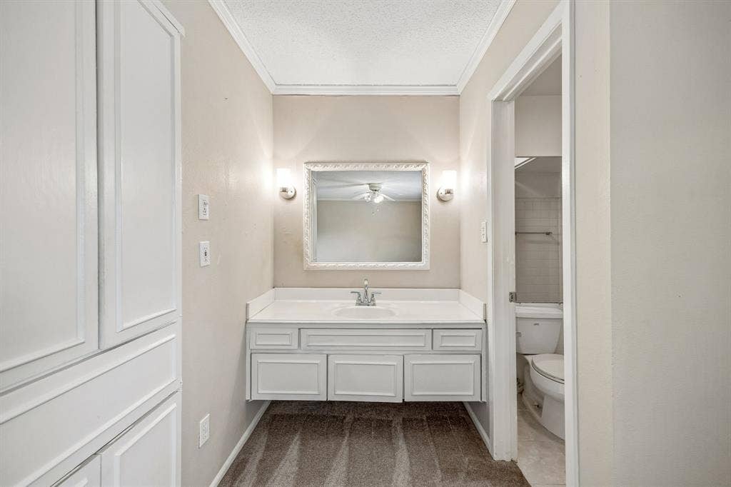2010 Custer Parkway, Richardson, TX 75080 Primary Ensuite Bath