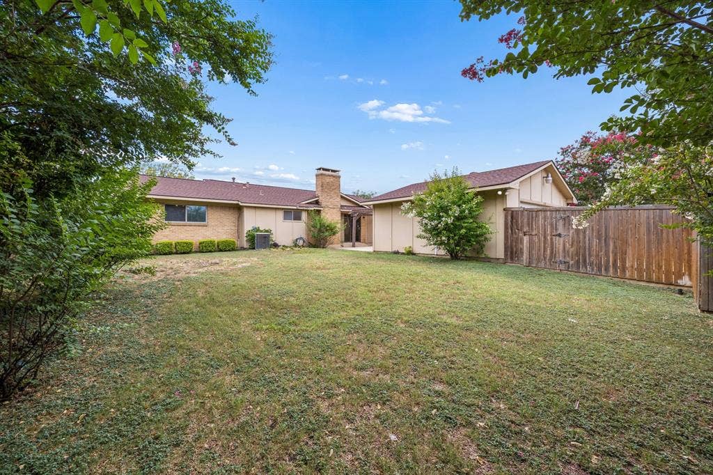 2010 Custer Parkway, Richardson, TX 75080 Back Exterior & Yard