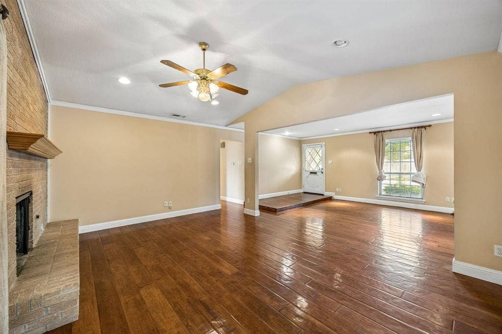 2010 Custer Parkway, Richardson, TX 75080 Open Living Floor Plan