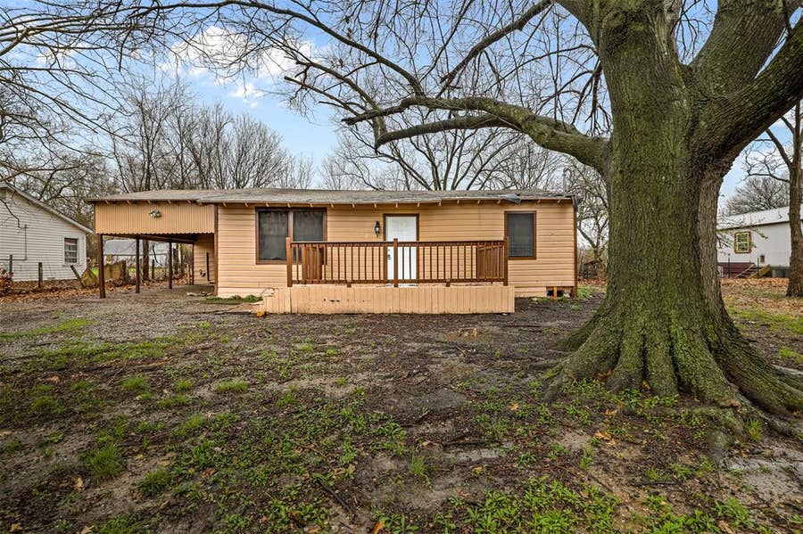 Property photo for 505 S Business Highway 78, Blue Ridge, TX