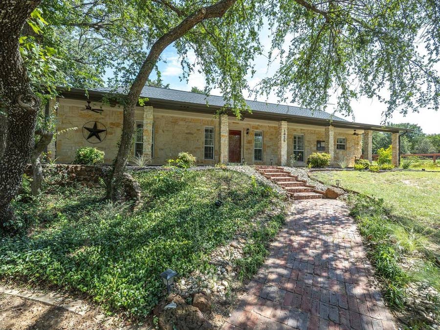 Property photo for 1025 Burchbury Trail, Argyle, TX