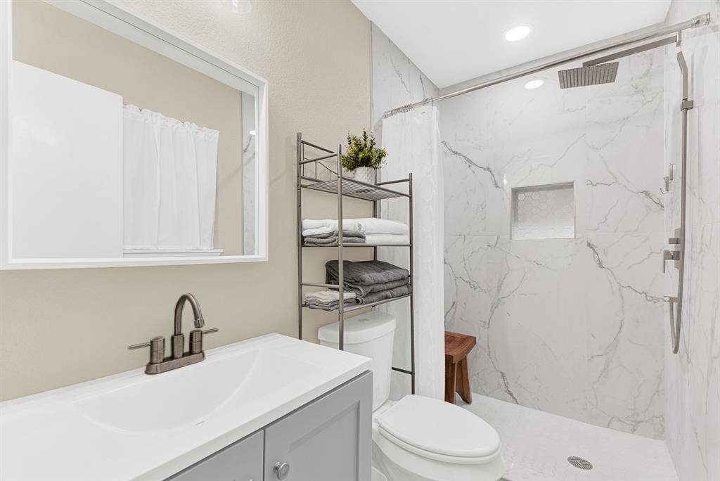 745 Pinehurst Drive, Richardson, TX 75080 bathroom - 3 bathrooms total, and all 3 are beautifully updated