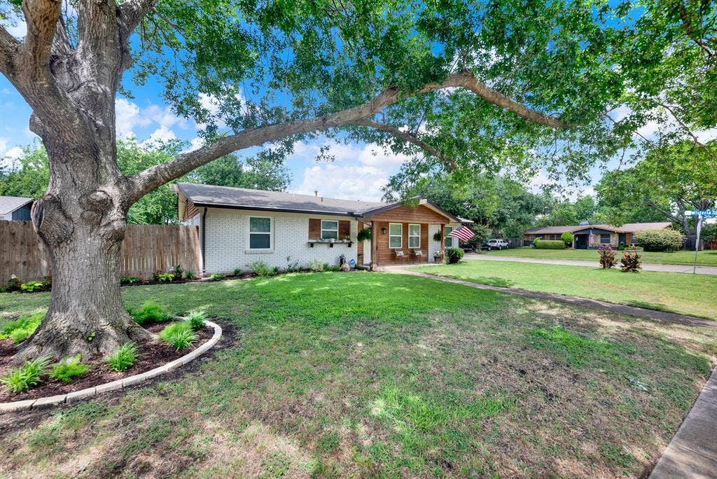 745 Pinehurst Drive, Richardson, TX 75080 Spacious corner lot