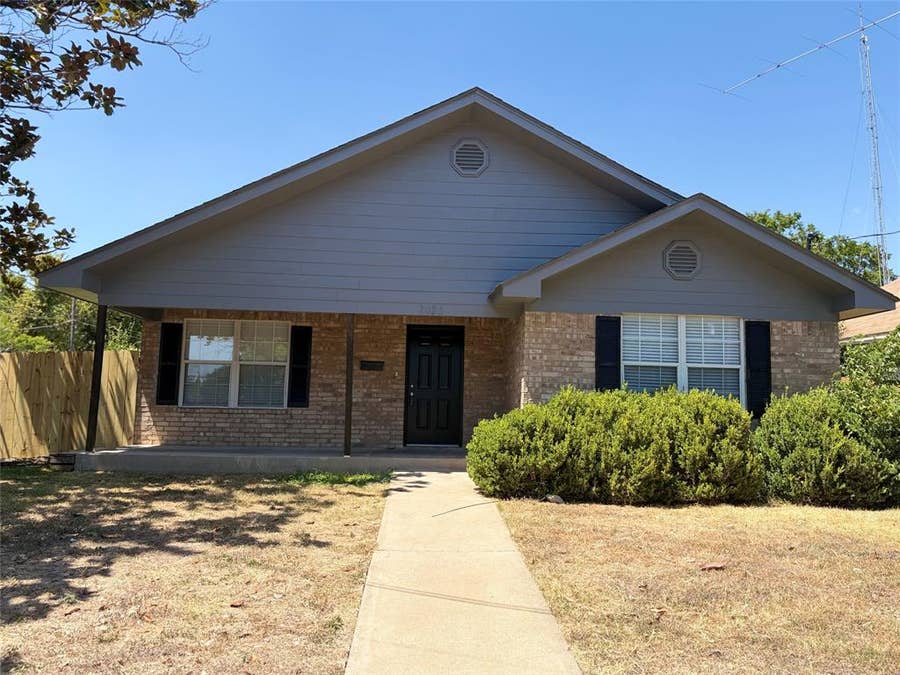 Property photo for 2025 Lyle Avenue, Waco, TX