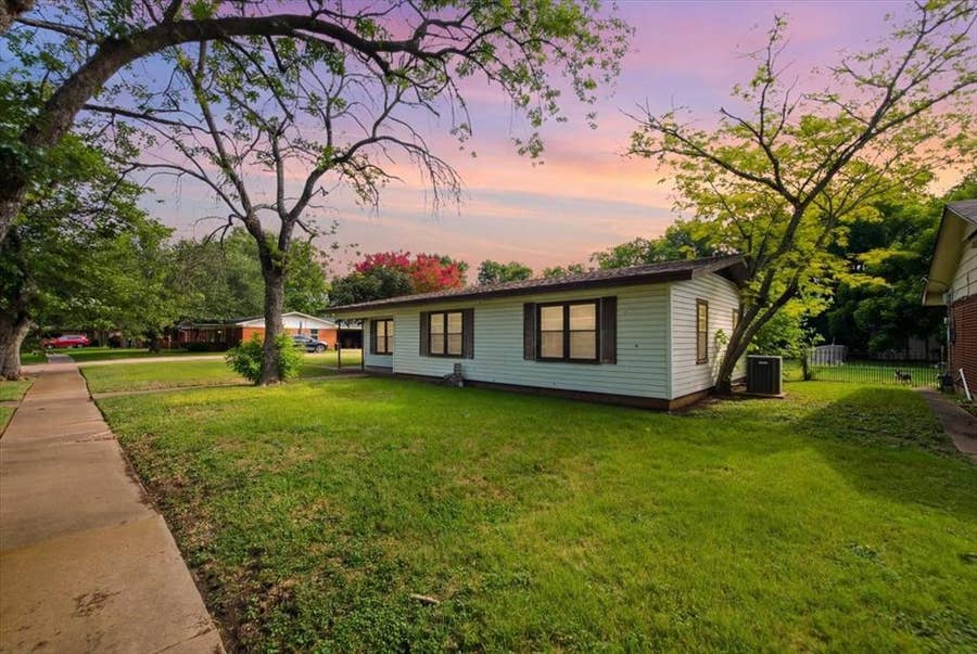 Property photo for 156 Bowie, McGregor, TX
