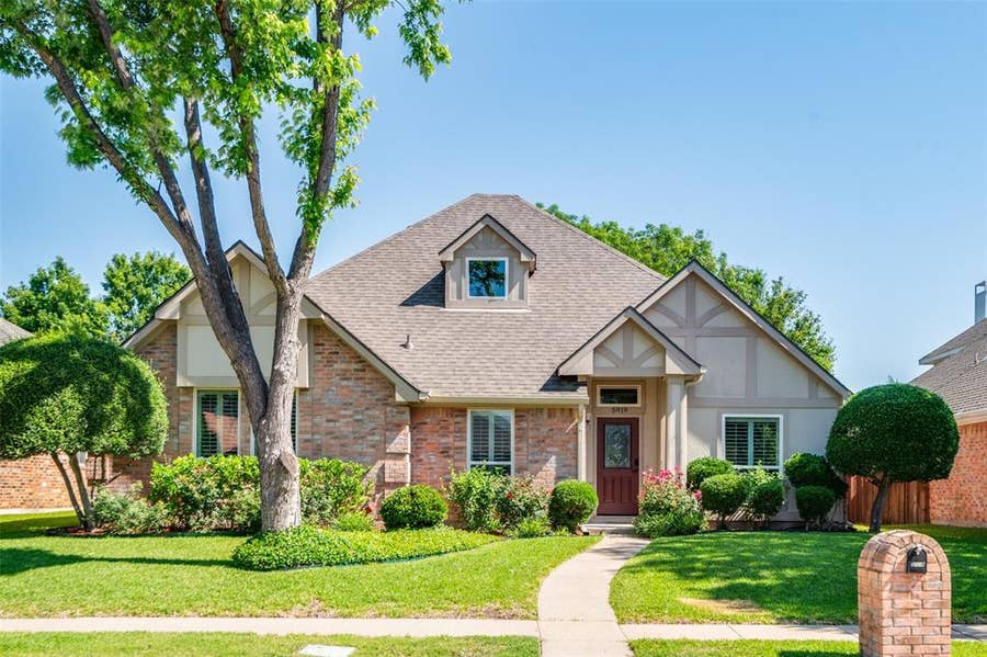 Property photo for 5919 Willow Wood Lane, Dallas, TX