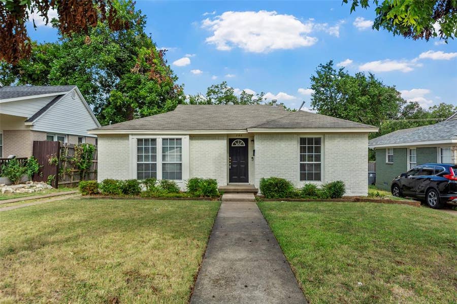Property photo for 702 Westmount Avenue, Dallas, TX