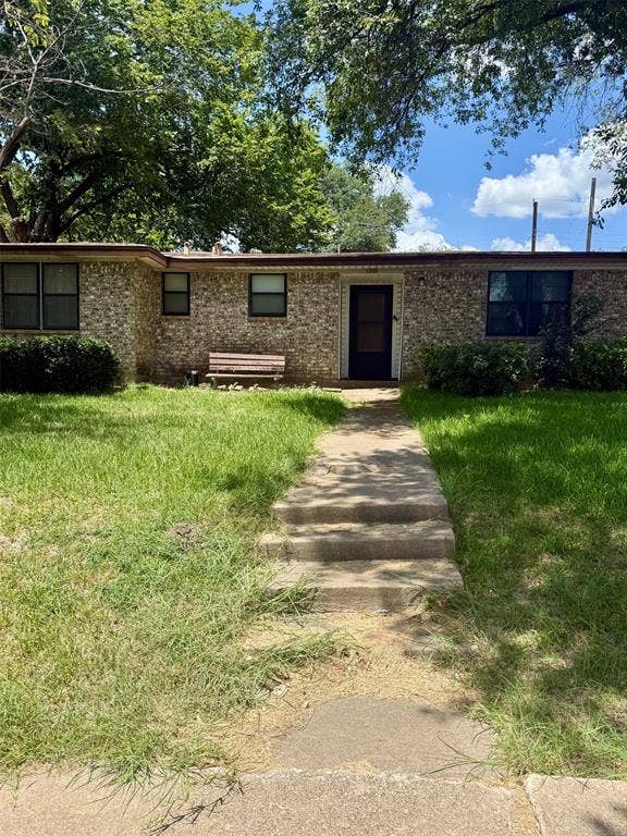 Property photo for 1301 W Bruton Road, Mesquite, TX