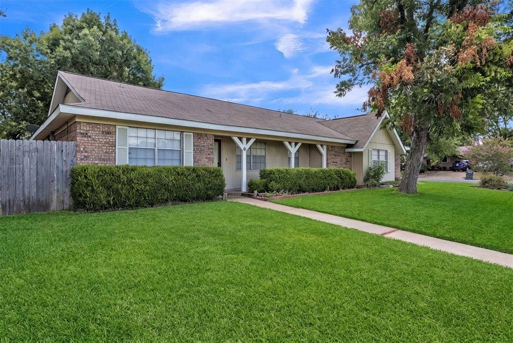 3256 Village Park Drive, Waco, TX 76708 3256 Village Park Drive, Waco, TX 76708